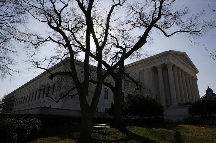 The U.S. Supreme Court building is seen in Washington, March 16, 2016. REUTERS/Jim Bourg/Files